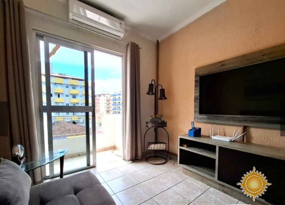 Ótima Localização: Amplo Apto Próximo da Praia com 02 Dorms, 02 Vagas de Garagem !!!