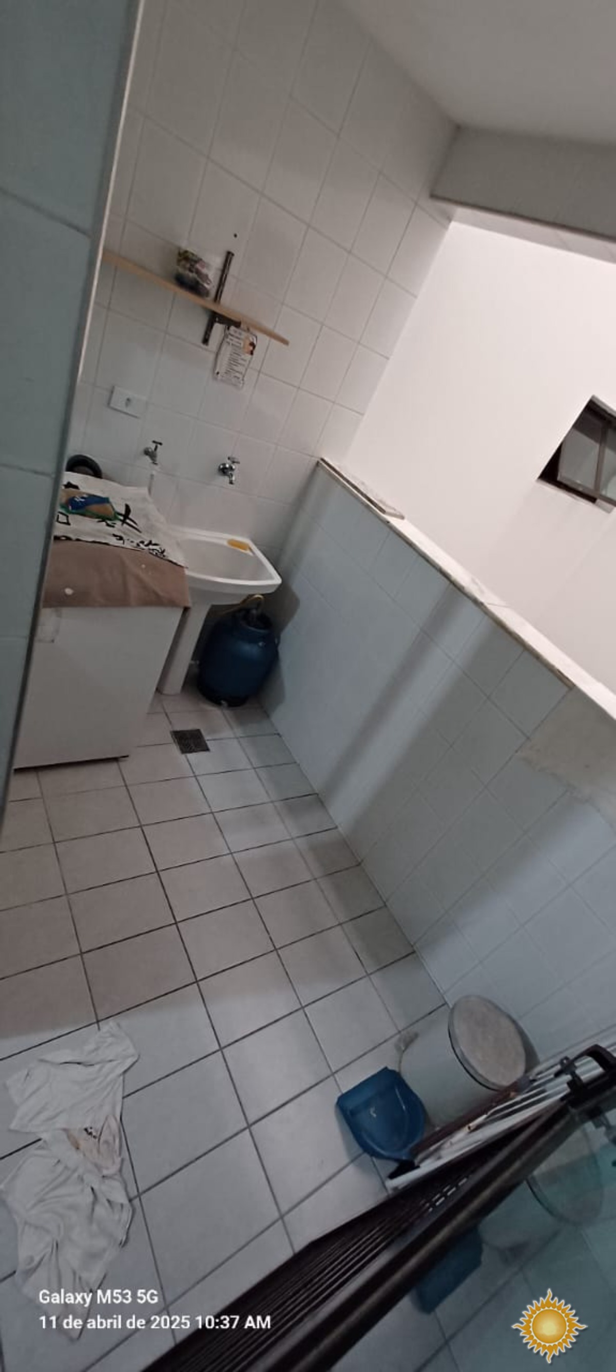 Ótima localização apto no centro com 02 dorms, 01 suíte, com área de lazer !!!