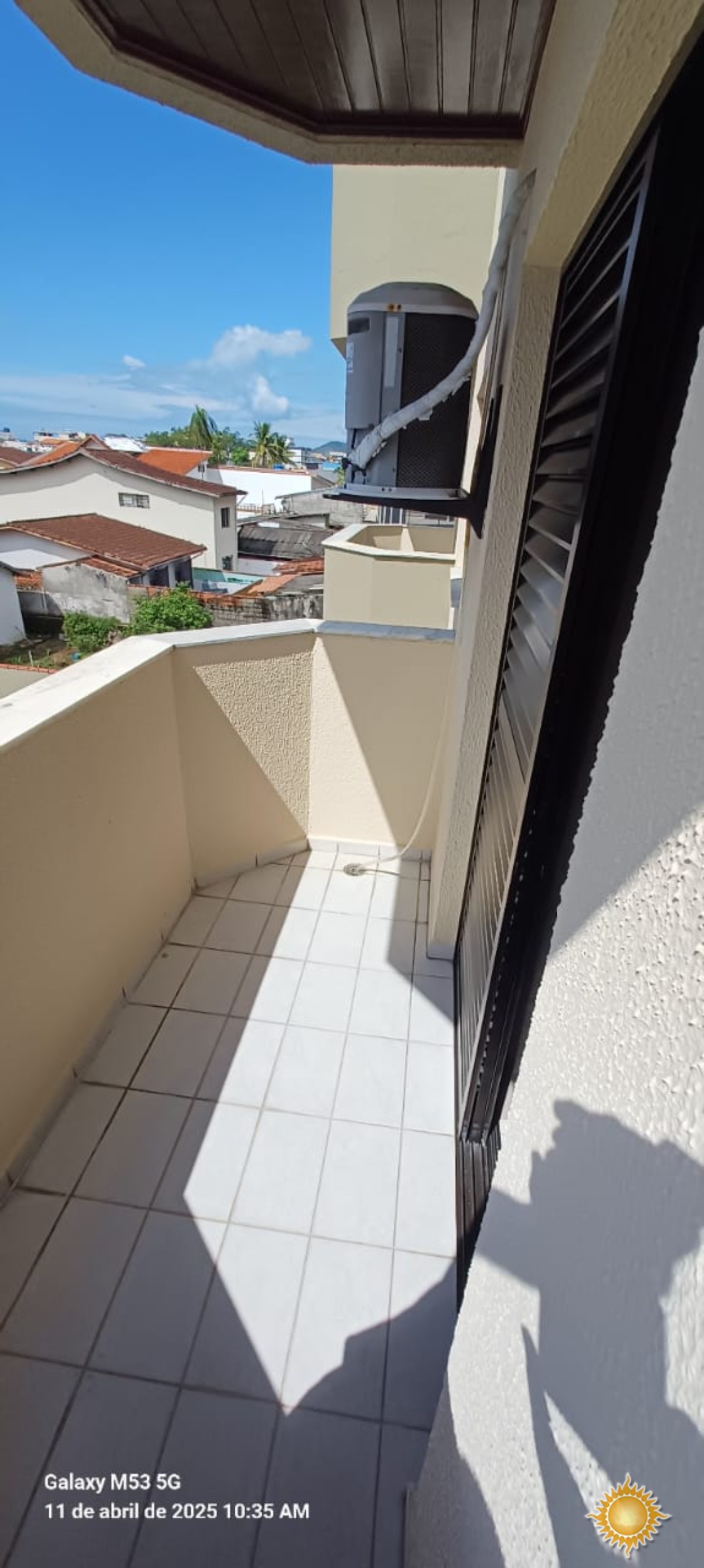 Ótima localização apto no centro com 02 dorms, 01 suíte, com área de lazer !!!