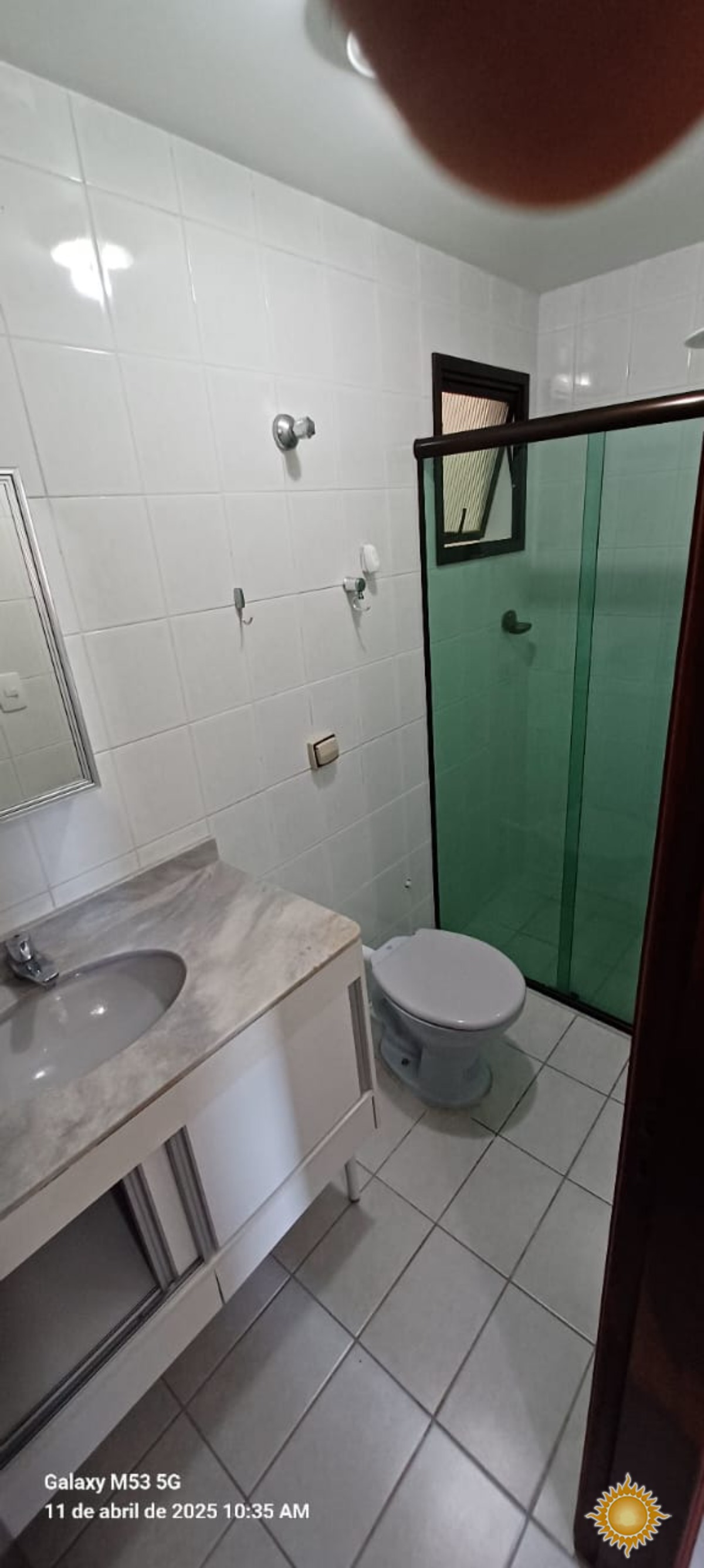 Ótima localização apto no centro com 02 dorms, 01 suíte, com área de lazer !!!