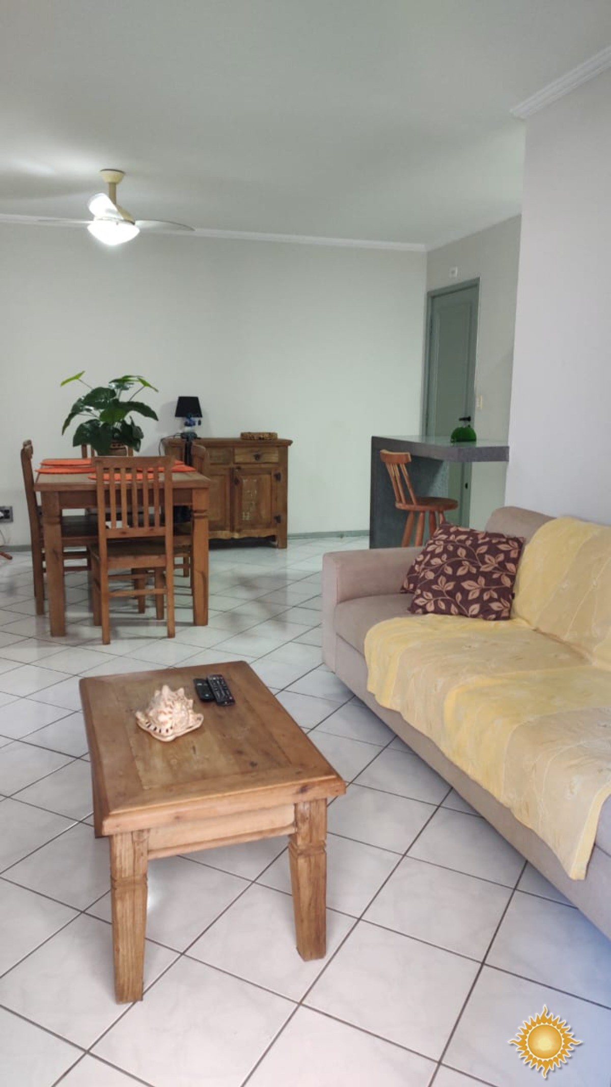 Amplo apto com 02 dorms, 01 suíte, 1 vaga de garagem, mobiliado !!!