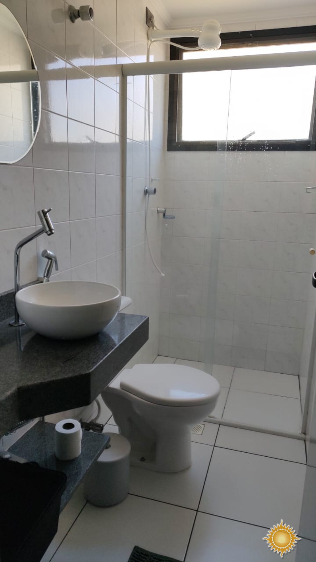Amplo apto com 02 dorms, 01 suíte, 1 vaga de garagem, mobiliado !!!