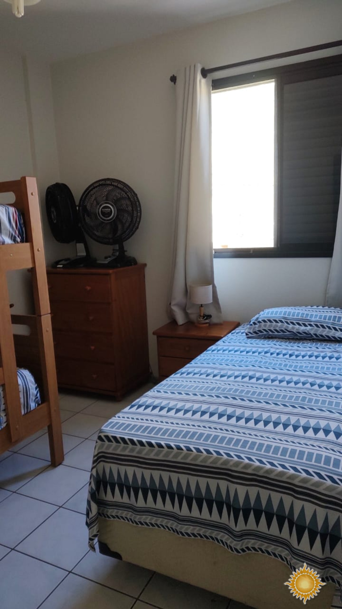Amplo apto com 02 dorms, 01 suíte, 1 vaga de garagem, mobiliado !!!