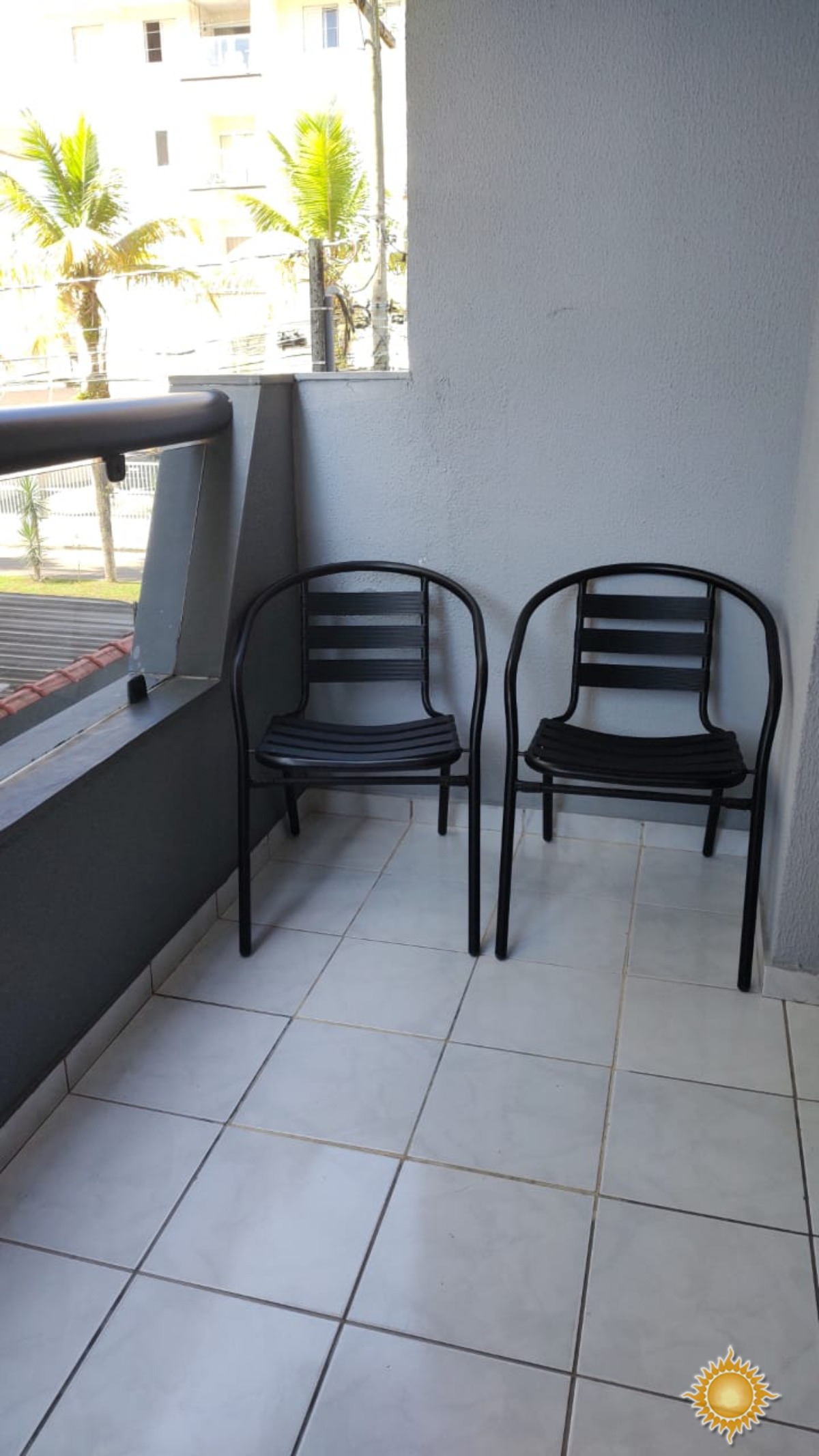 Amplo apto com 02 dorms, 01 suíte, 1 vaga de garagem, mobiliado !!!