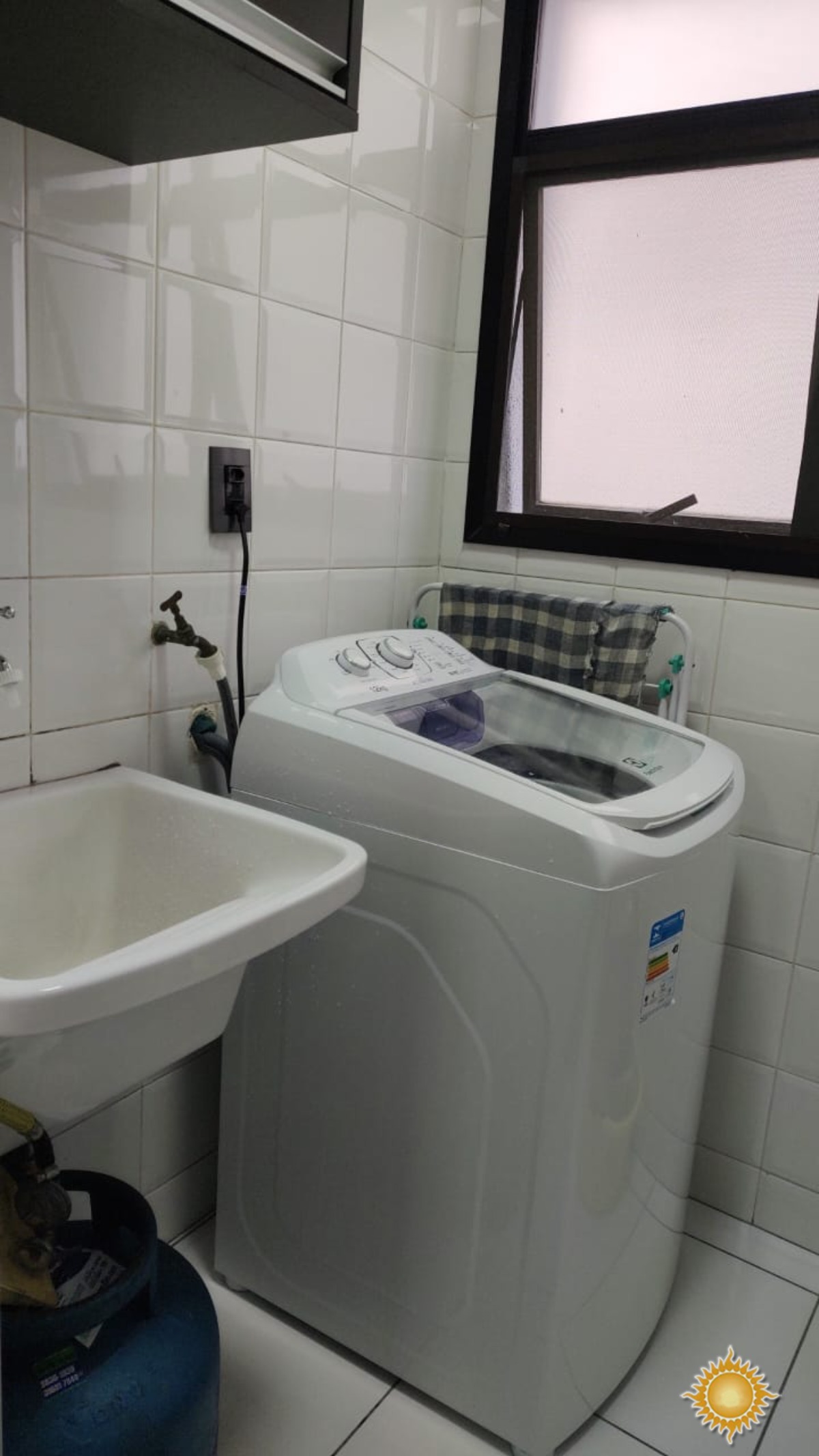 Amplo apto com 02 dorms, 01 suíte, 1 vaga de garagem, mobiliado !!!