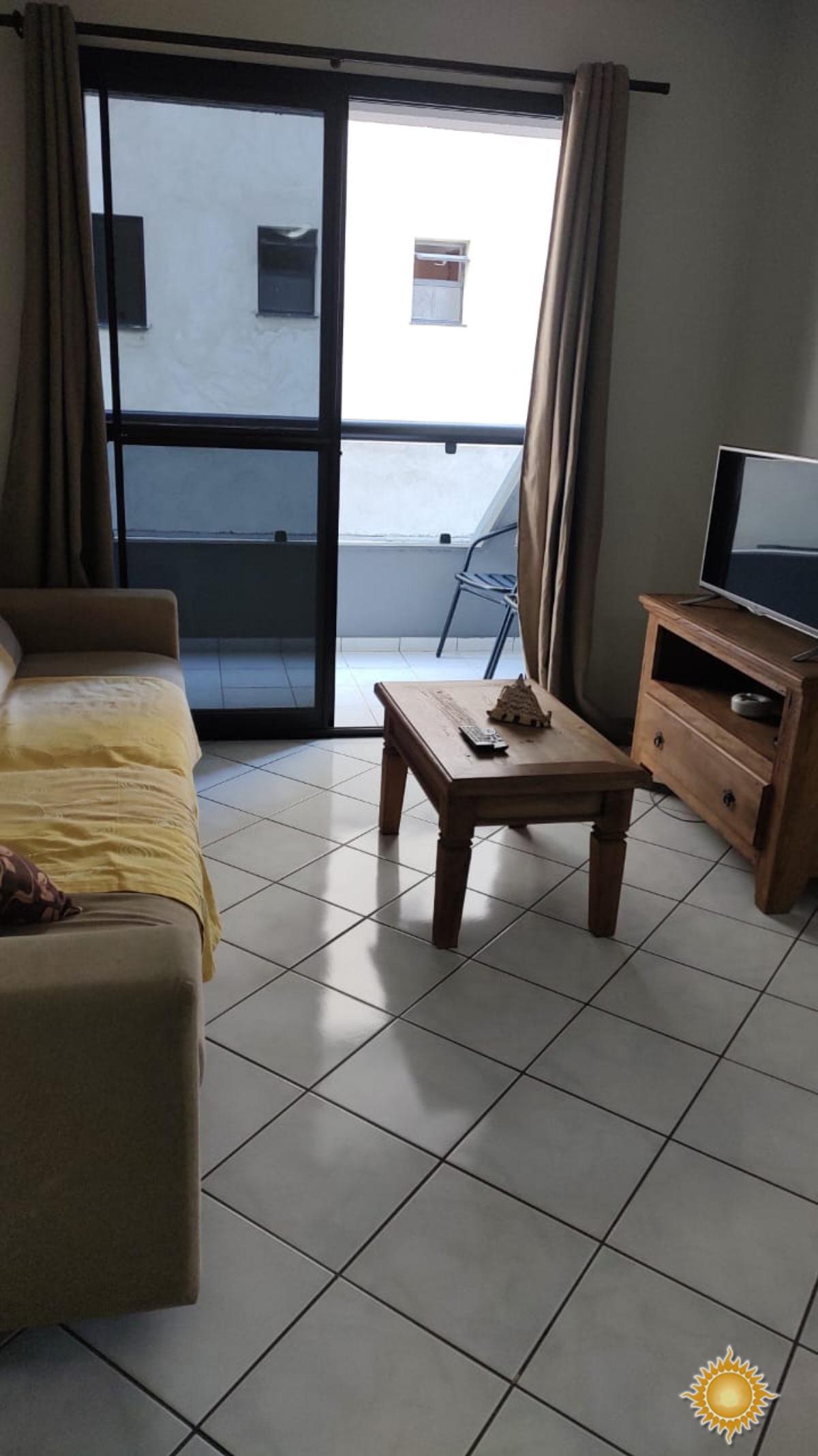 Amplo apto com 02 dorms, 01 suíte, 1 vaga de garagem, mobiliado !!!