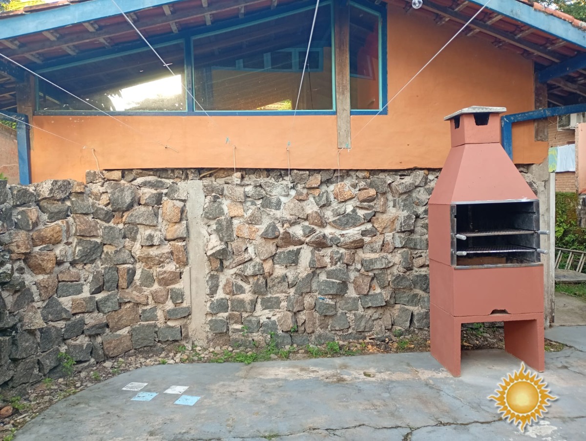 Linda área pé na areia de 8.800 m² com uma Pousada com 9 suítes, estacionamento para uns 30 carros, etc....