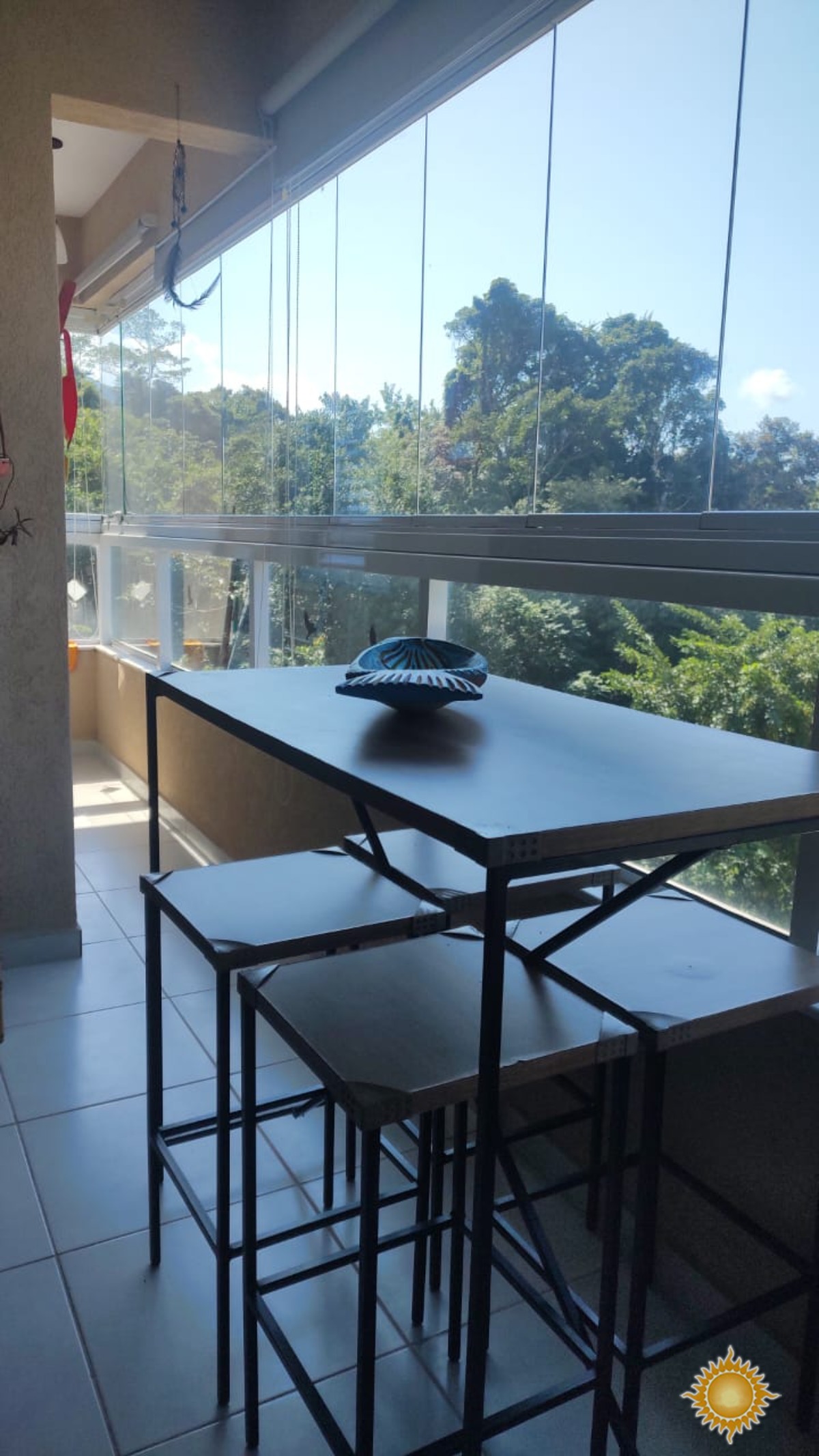 Ótimo apto com 2 dorms, sendo 01 suíte, mobiliada ! Aceita permuta com apto na região de Pinheiros / SP.