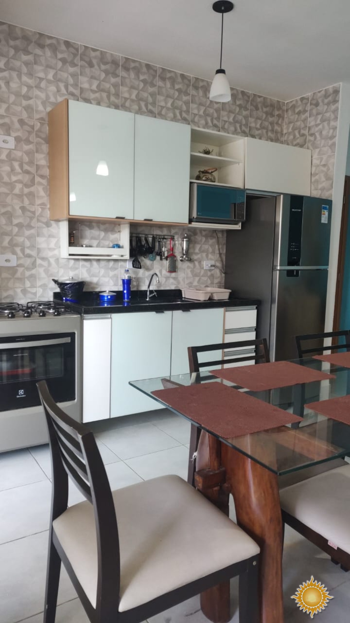 Ótimo apto com 2 dorms, sendo 01 suíte, mobiliada ! Aceita permuta com apto na região de Pinheiros / SP.