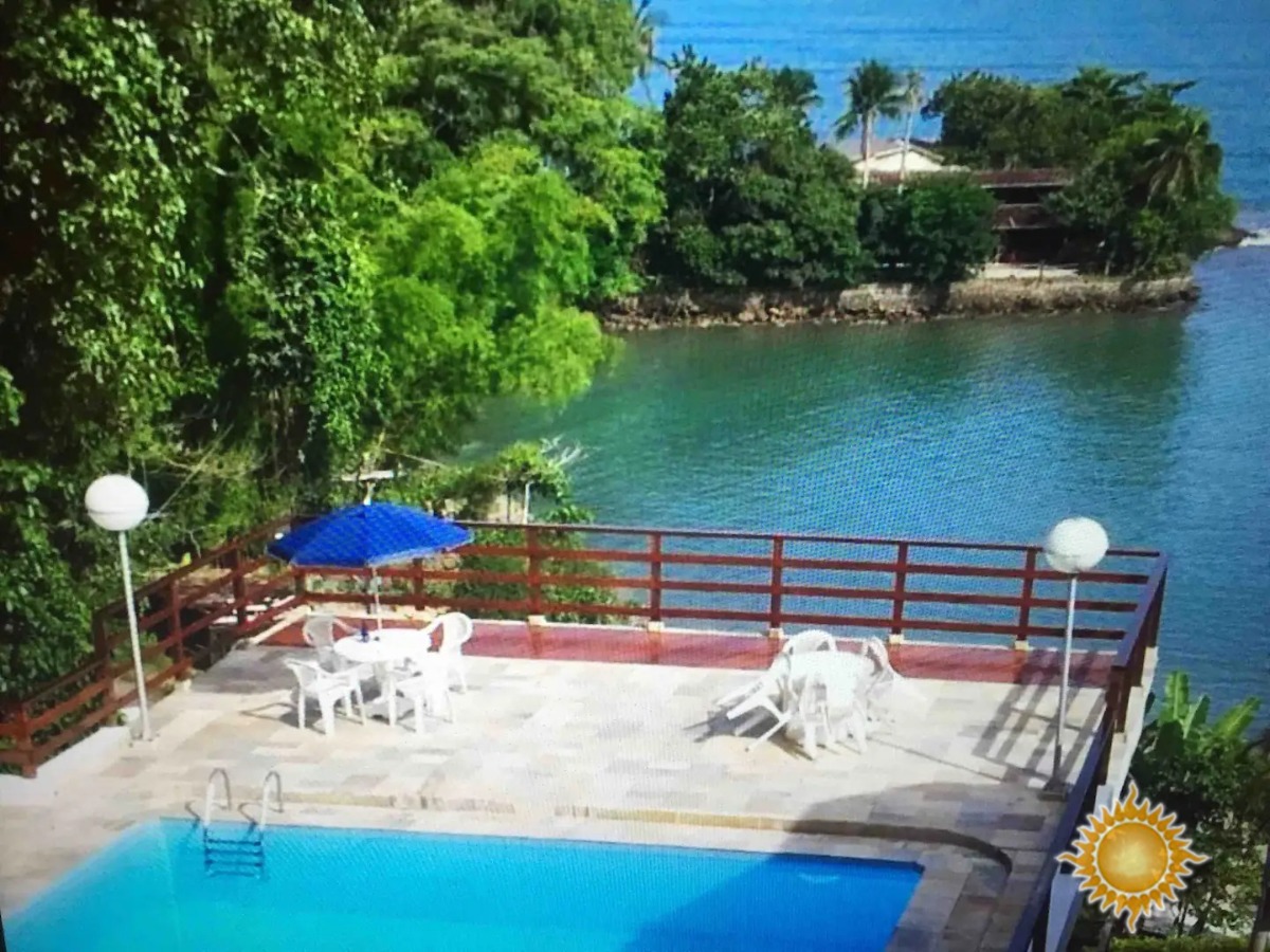 Lindo apto Decorado Frente Mar ! Com 03 dorms, sendo 01 suíte, próximo ao centro e fácil acesso as praias !!!