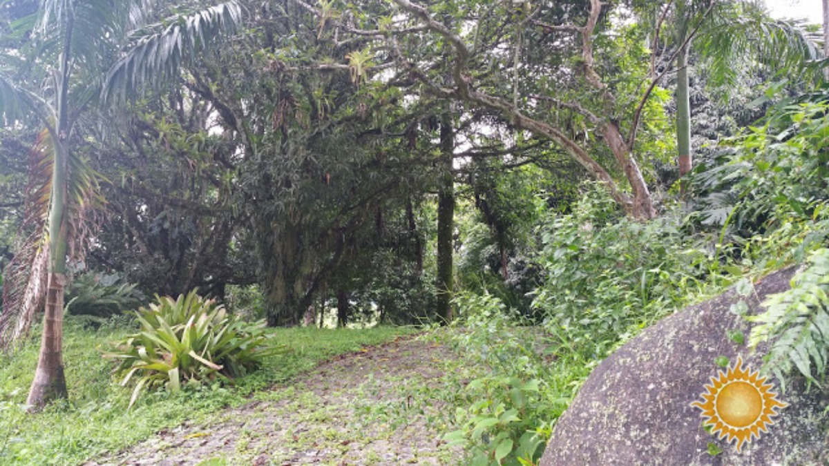 Ótimo Lote de 500 M² em Condomínio Fechado, Murado e Aterrado !!!