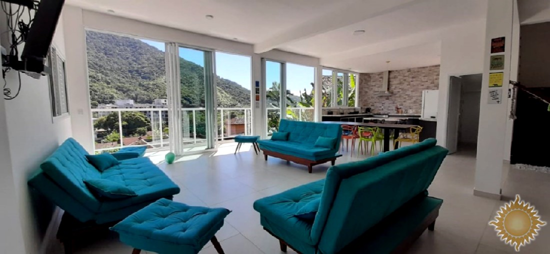 Linda casa com 03 suítes amplas, pé direito alto, espaço gourmet !!!
