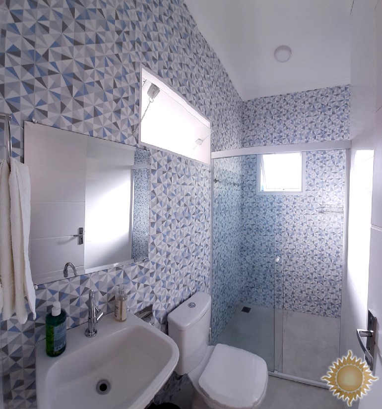 Linda casa com 03 suítes amplas, pé direito alto, espaço gourmet !!!
