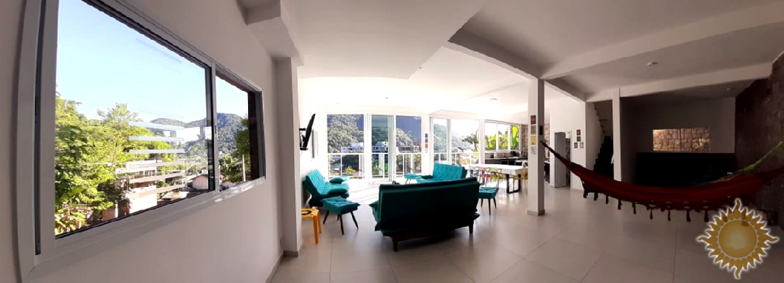 Linda casa com 03 suítes amplas, pé direito alto, espaço gourmet !!!