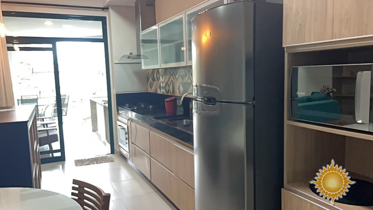Lindo apto com 02 suítes, 01 lavabo, varanda gourmet, 02 vagas , mobiliado !!!