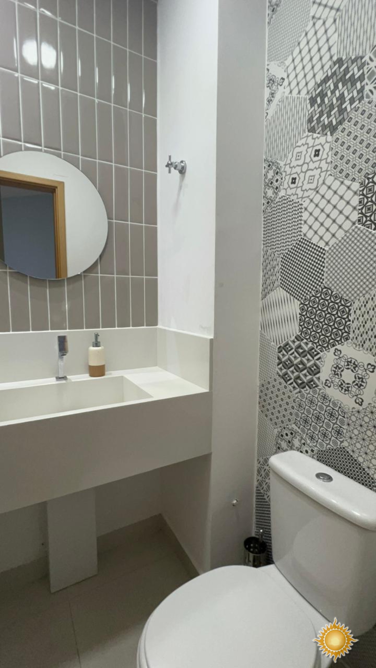 Lindo apto com 02 suítes, 01 lavabo, varanda gourmet, 02 vagas , mobiliado !!!