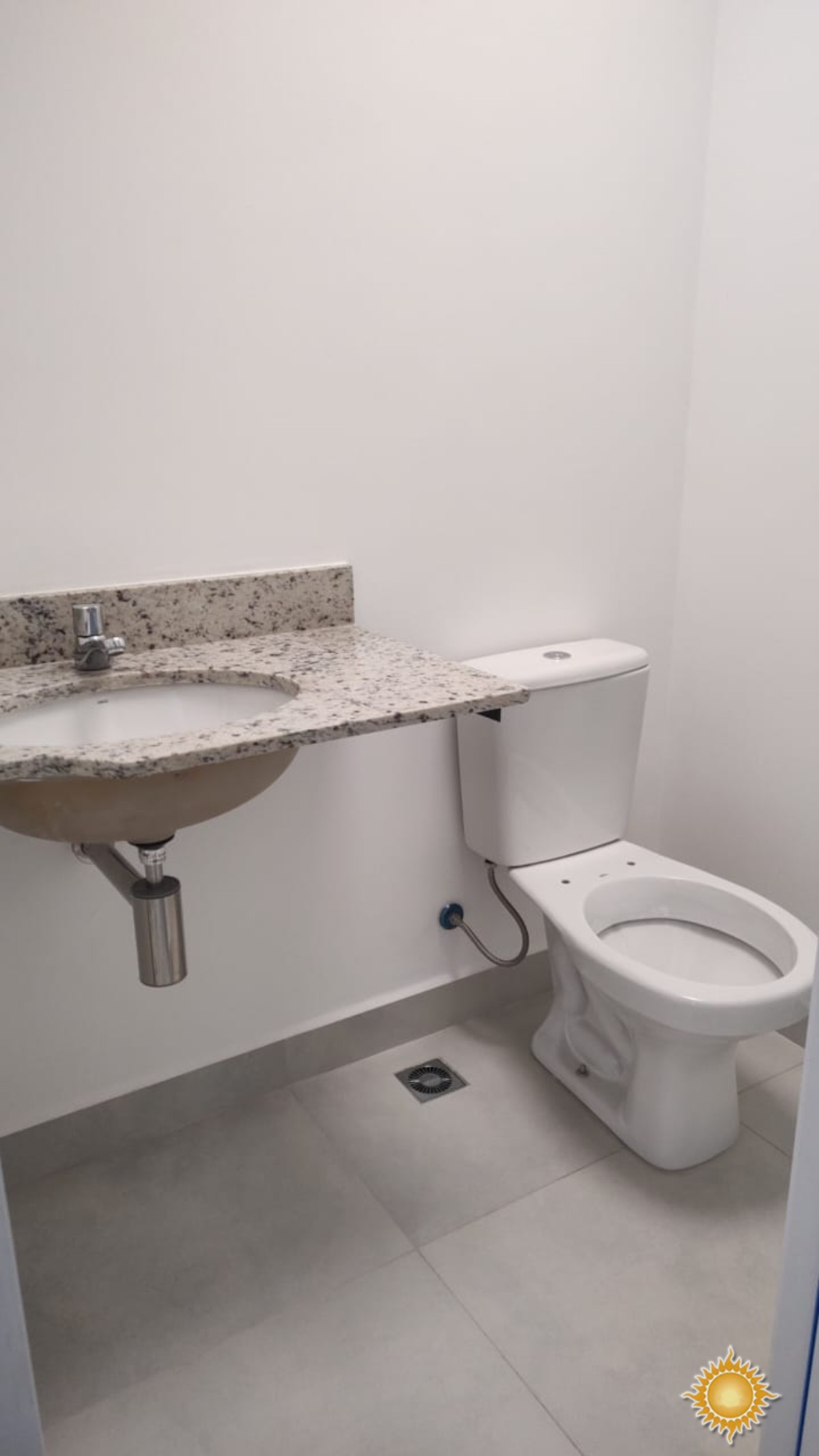 Condomínio de casa no Itaguá, com ótima área de lazer !!!