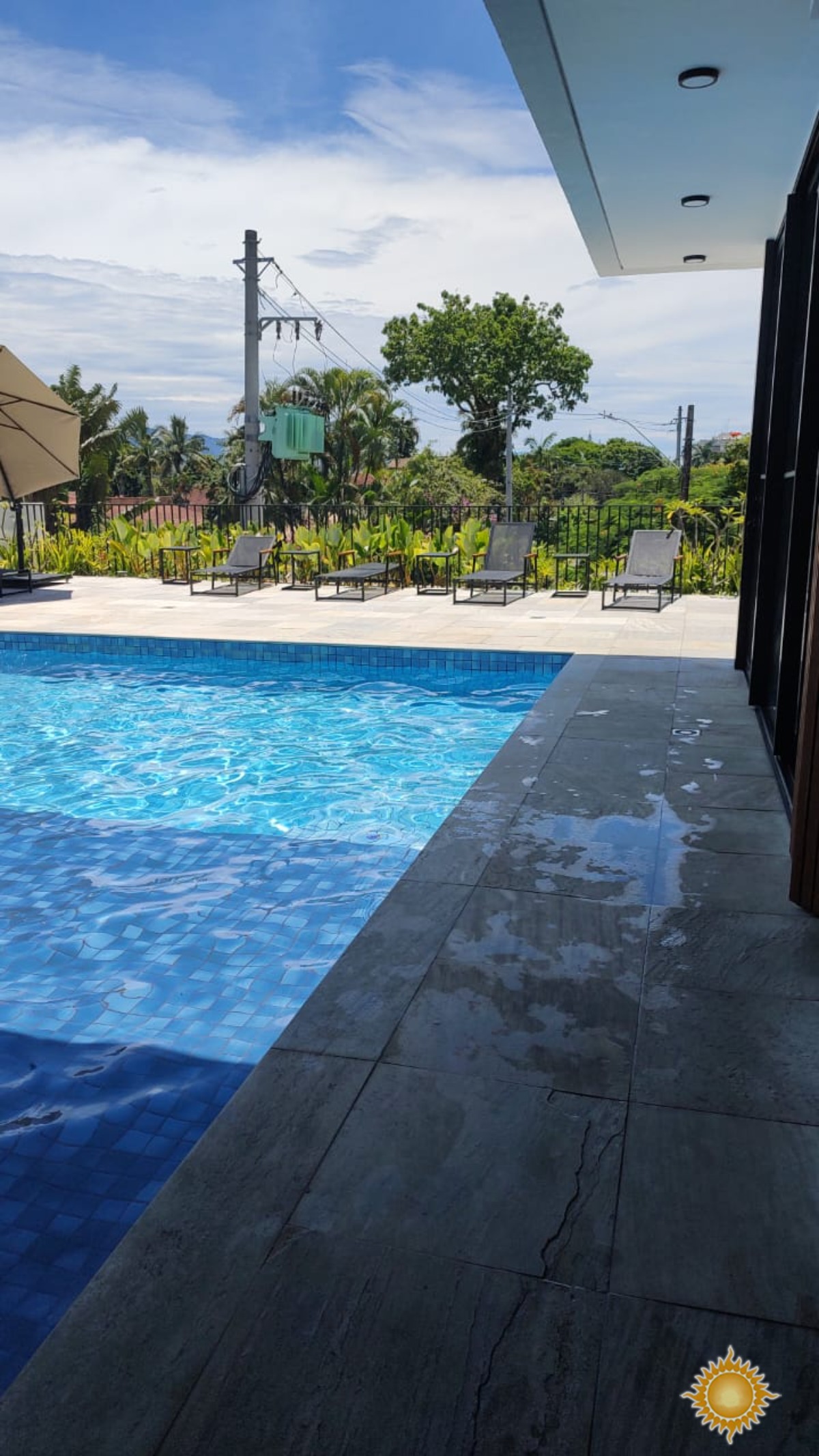 Condomínio de casa no Itaguá, com ótima área de lazer !!!