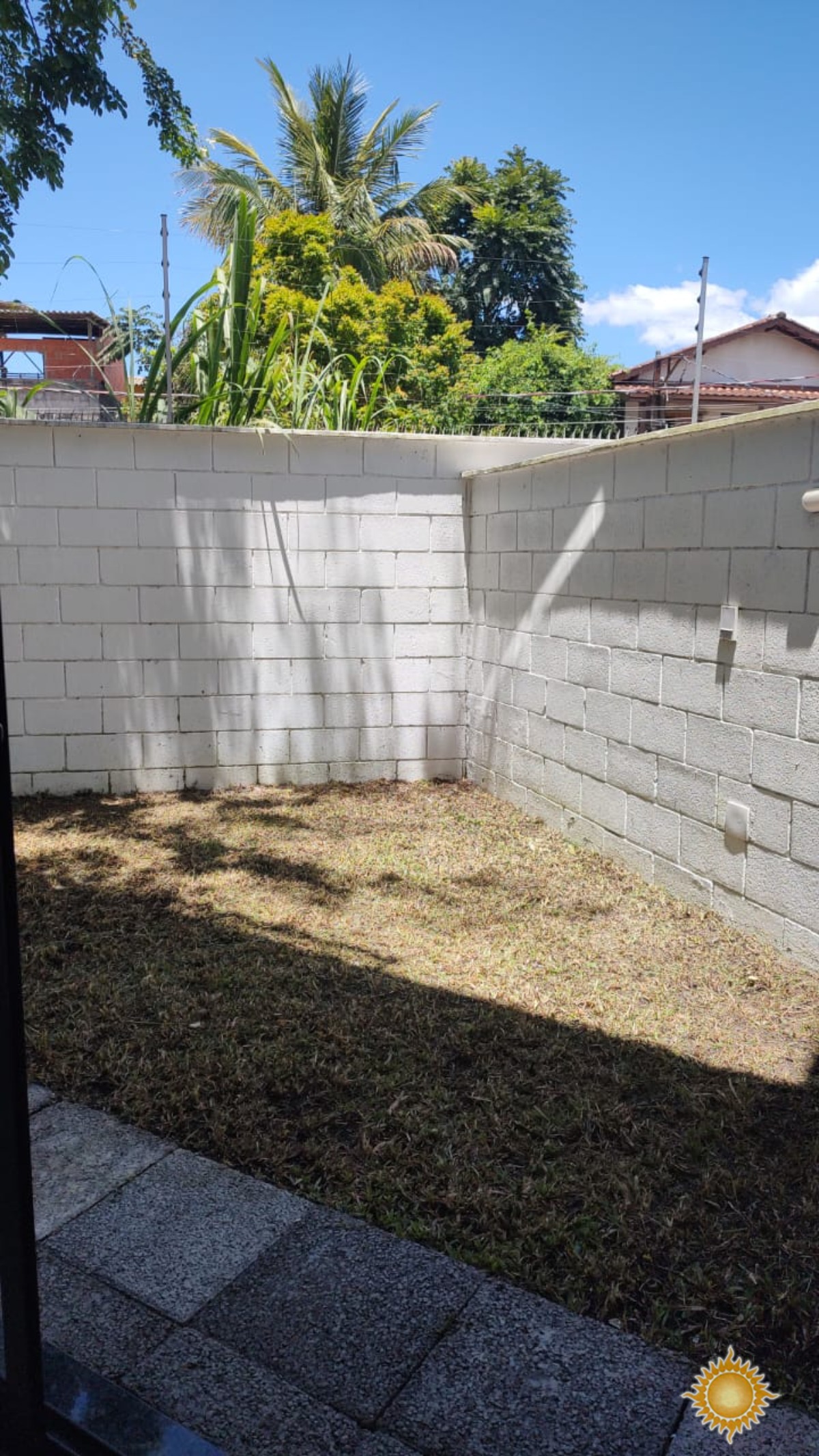 Condomínio de casa no Itaguá, com ótima área de lazer !!!