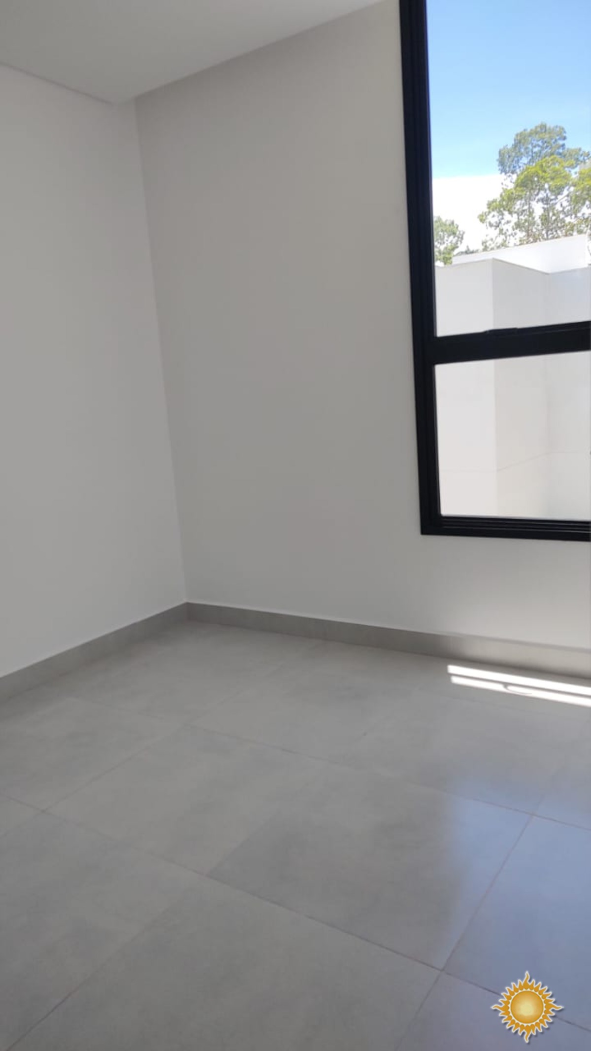 Condomínio de casa no Itaguá, com ótima área de lazer !!!