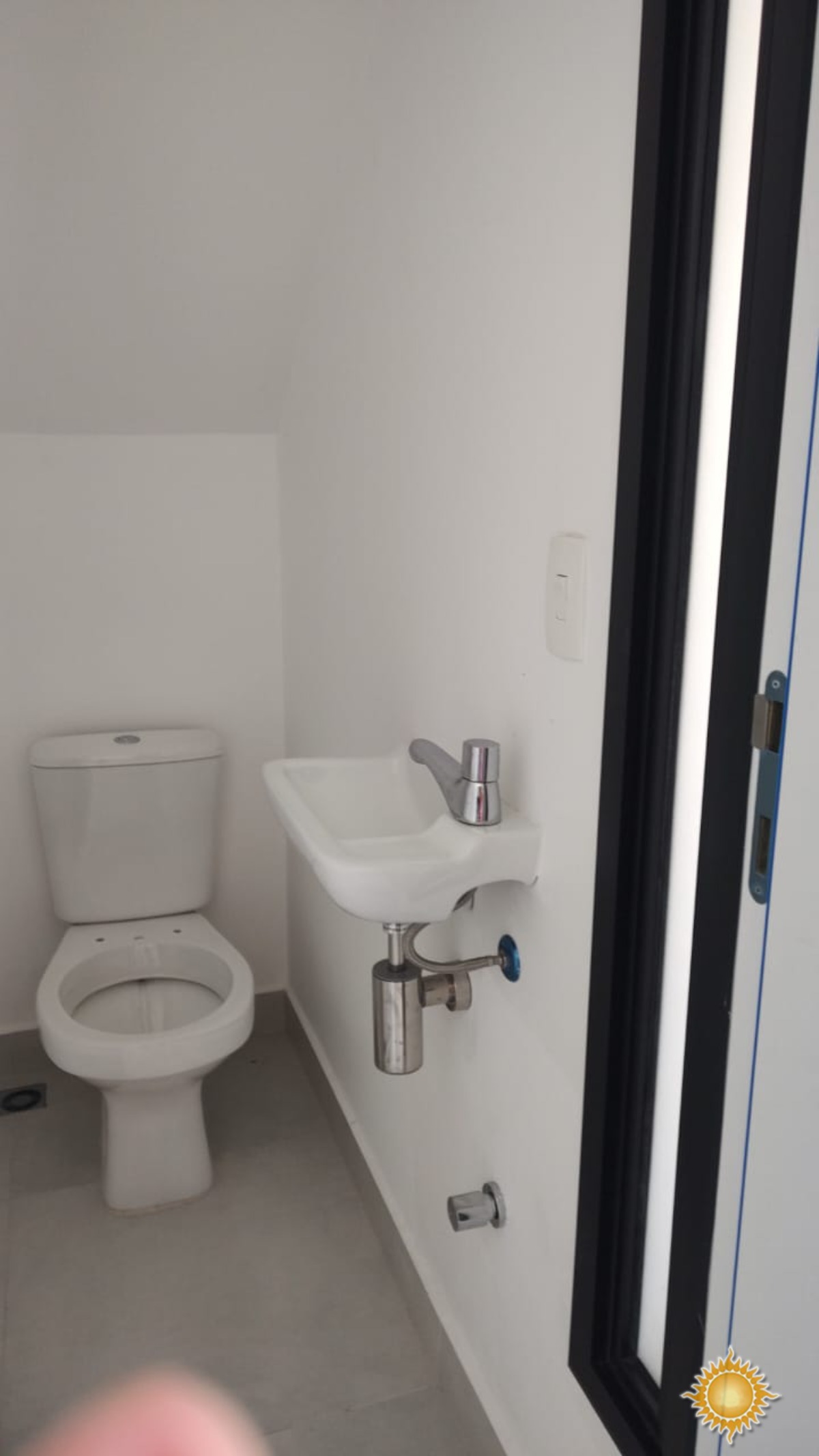 Condomínio de casa no Itaguá, com ótima área de lazer !!!