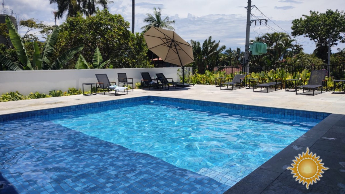 Condomínio de Casa No Itaguá, com Ótima Área de Lazer !!!