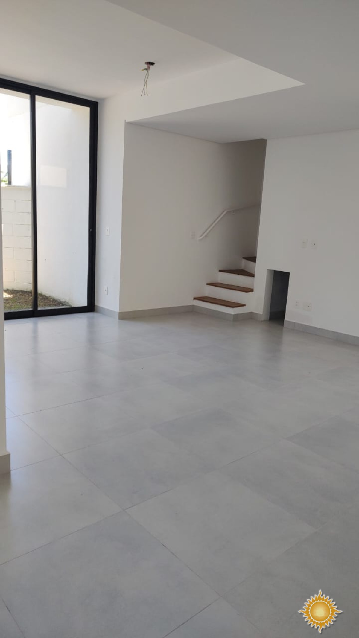 Condomínio de casa no Itaguá, com ótima área de lazer !!!