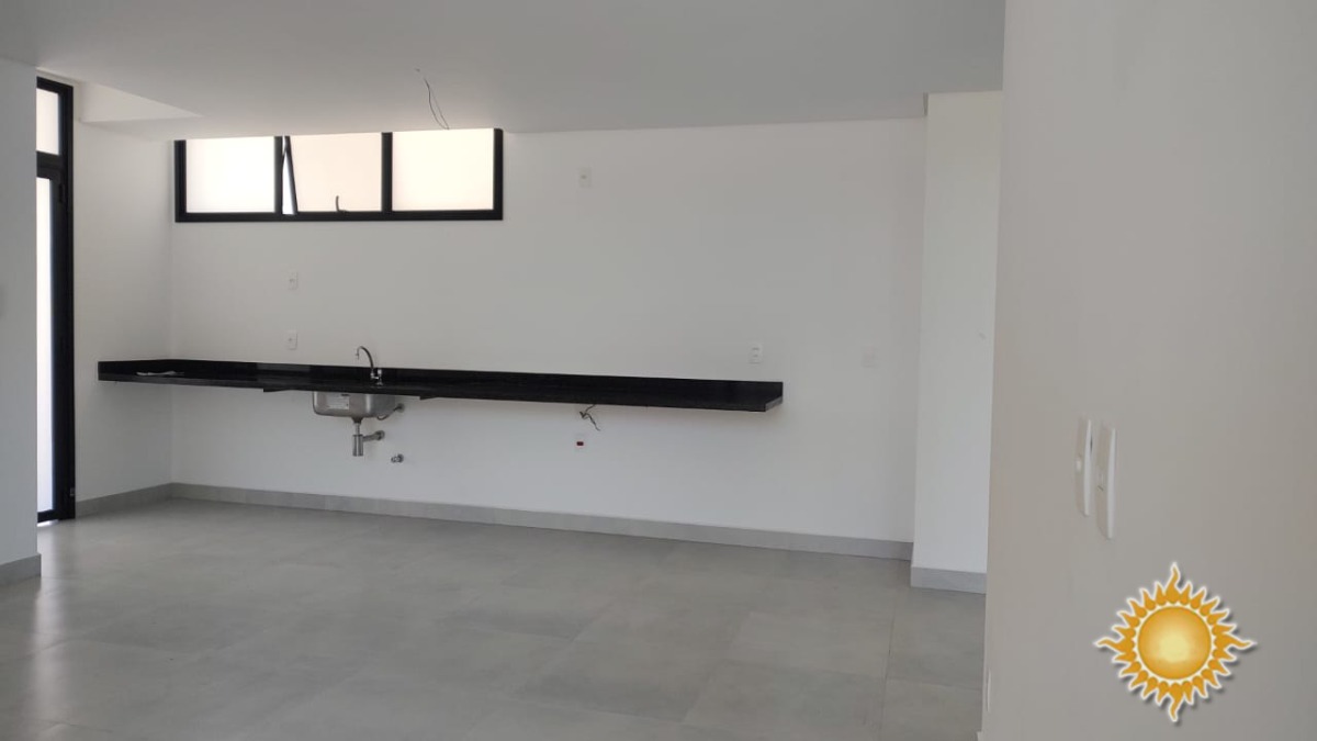 Condomínio de casa no Itaguá, com ótima área de lazer !!!