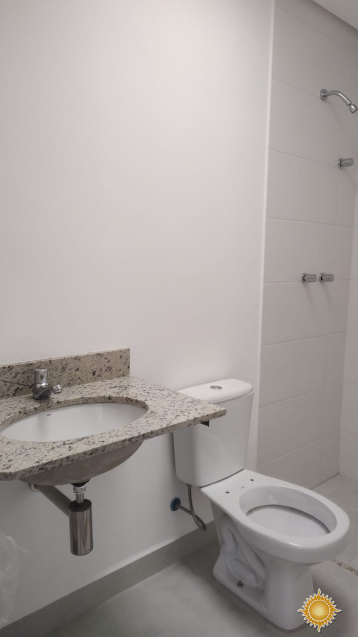 Condomínio de casa no Itaguá, com ótima área de lazer !!!