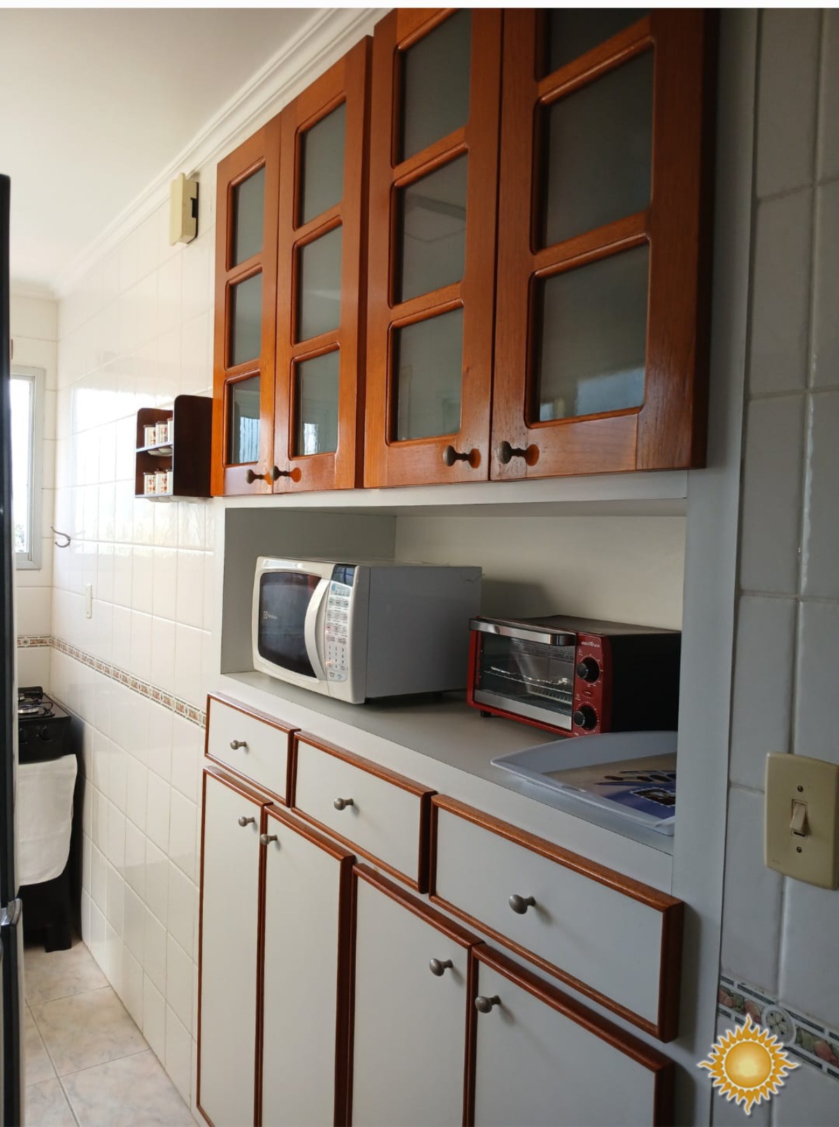 Linda cobertura duplex a 100 mts. Da praia com Sol da manhã, 03 dorms, 01 suíte, área de lazer, permuta com casa até 800 mil !!!