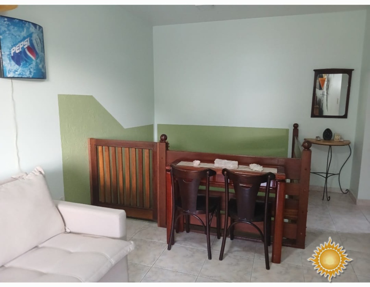 Linda cobertura duplex a 100 mts. Da praia com Sol da manhã, 03 dorms, 01 suíte, área de lazer, permuta com casa até 800 mil !!!