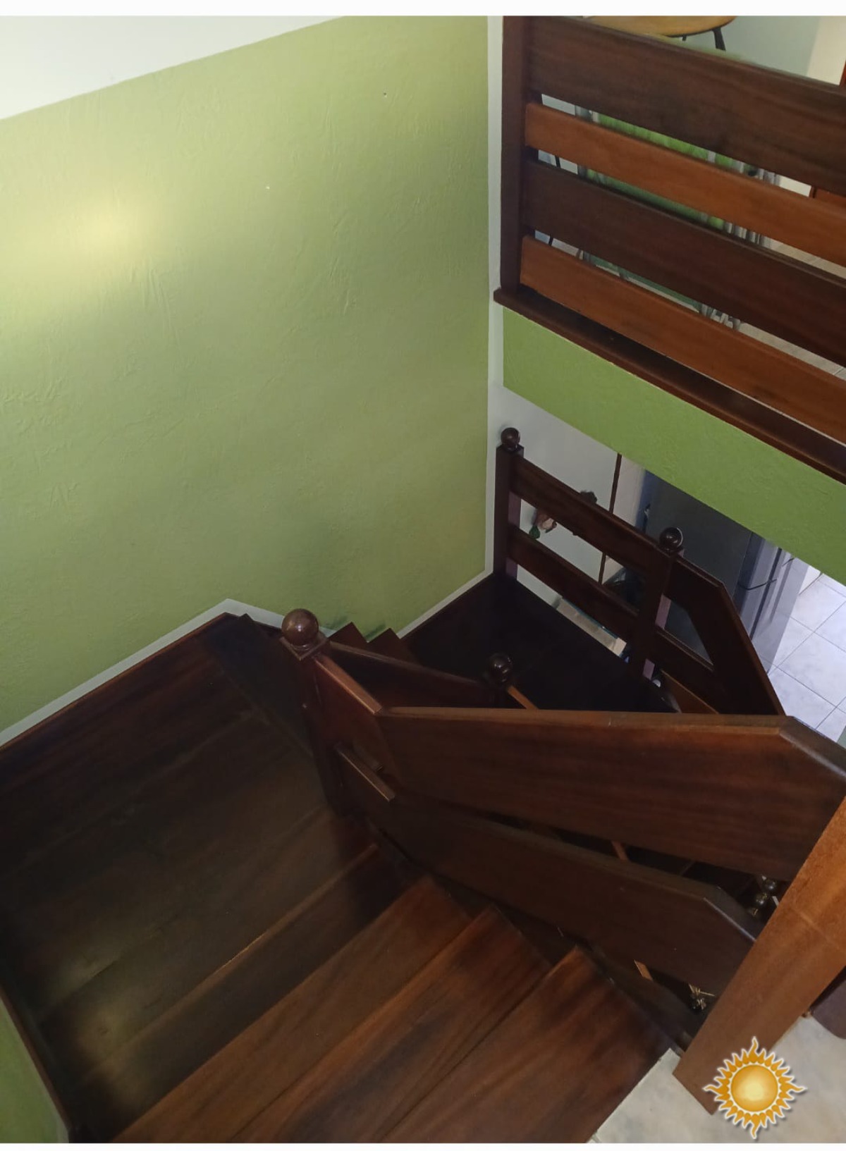 Linda cobertura duplex a 100 mts. Da praia com Sol da manhã, 03 dorms, 01 suíte, área de lazer, permuta com casa até 800 mil !!!
