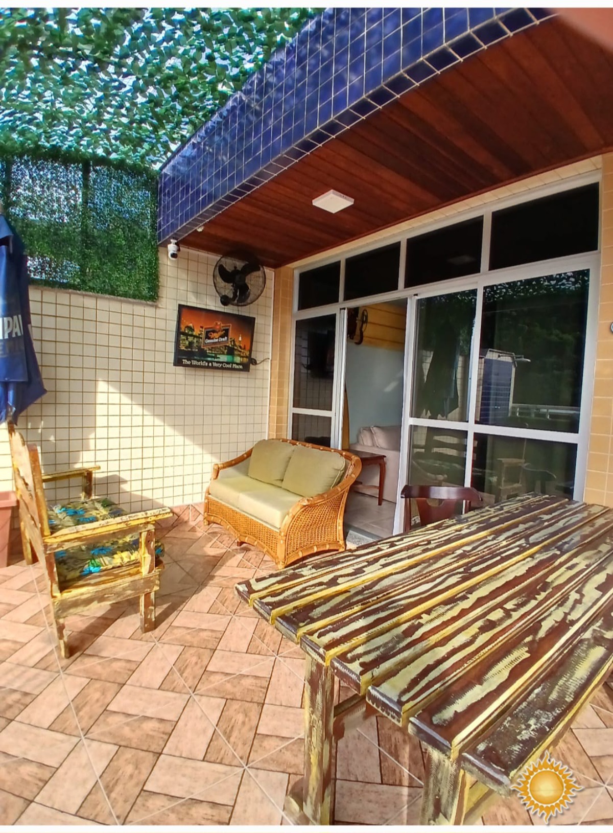Linda cobertura duplex a 100 mts. Da praia com Sol da manhã, 03 dorms, 01 suíte, área de lazer, permuta com casa até 800 mil !!!