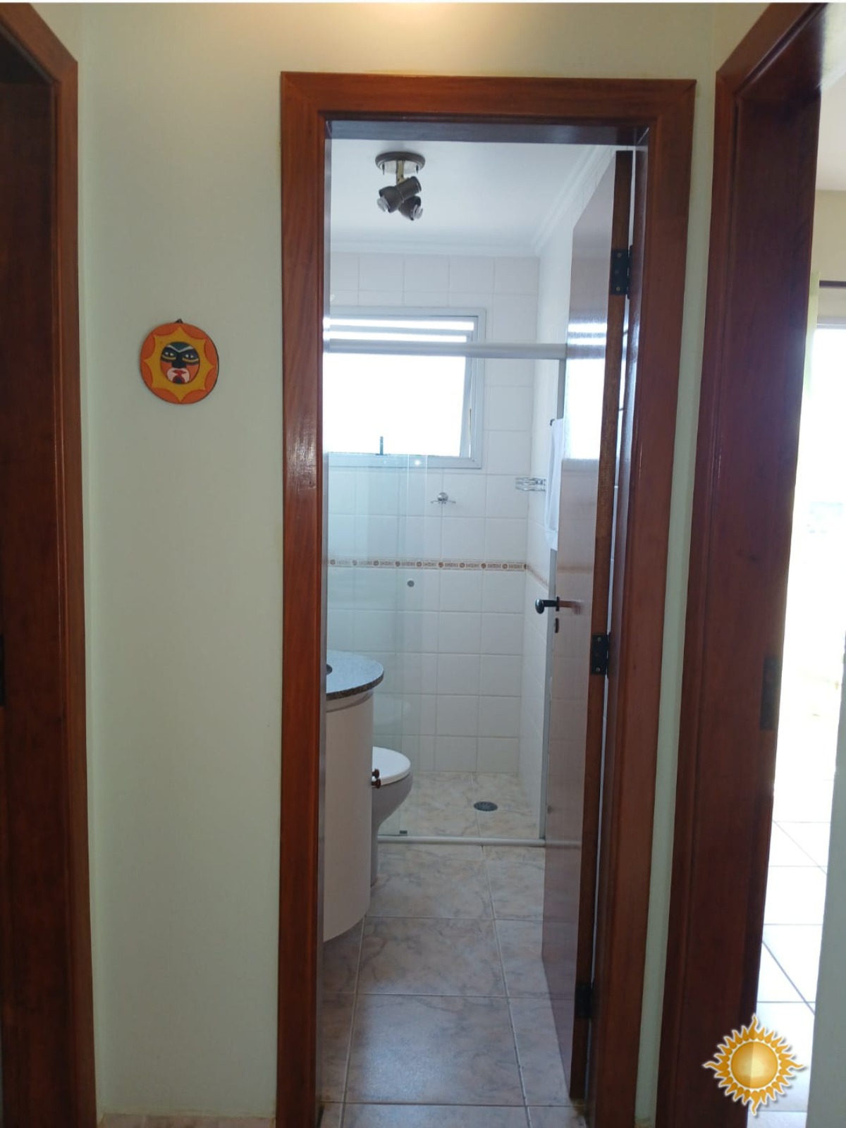 Linda cobertura duplex a 100 mts. Da praia com Sol da manhã, 03 dorms, 01 suíte, área de lazer, permuta com casa até 800 mil !!!