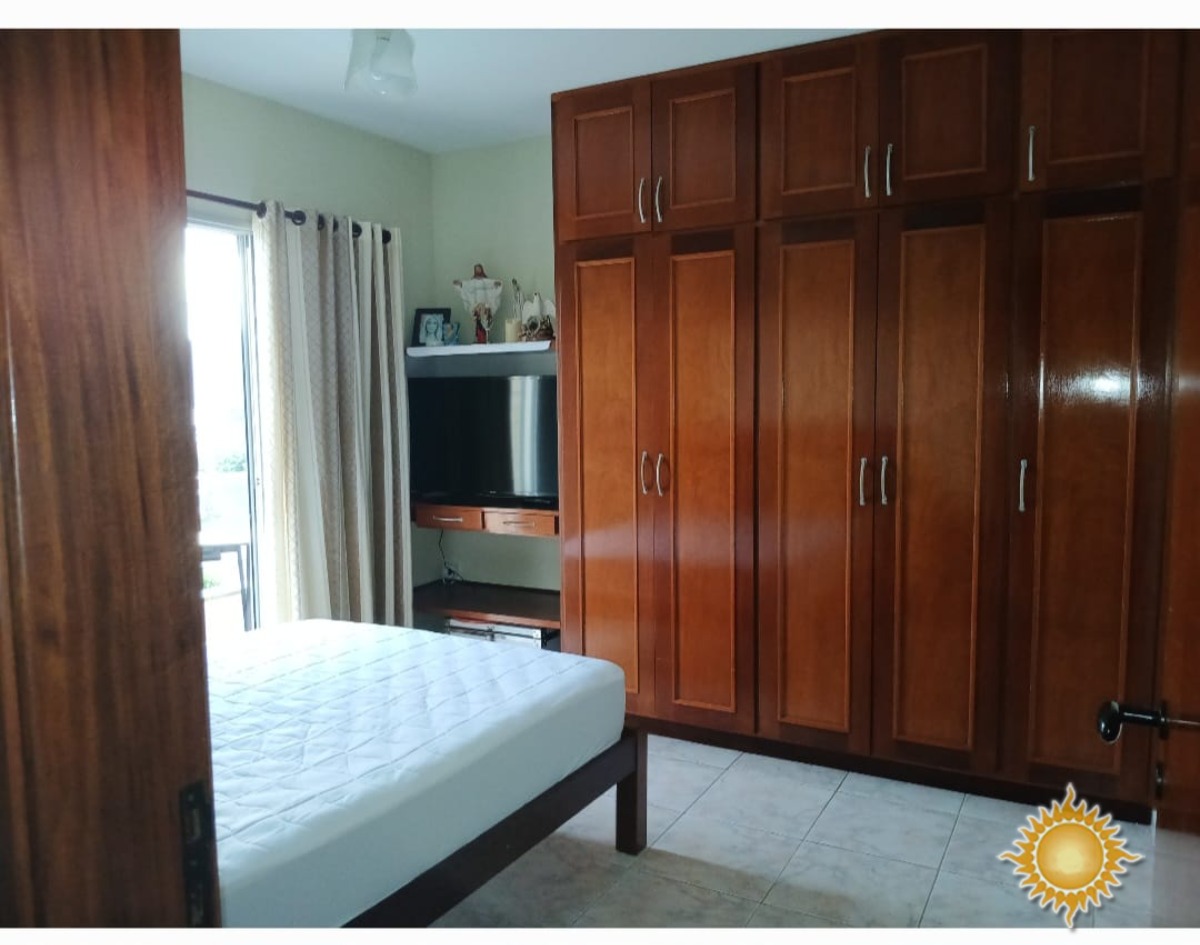 Linda cobertura duplex a 100 mts. Da praia com Sol da manhã, 03 dorms, 01 suíte, área de lazer, permuta com casa até 800 mil !!!