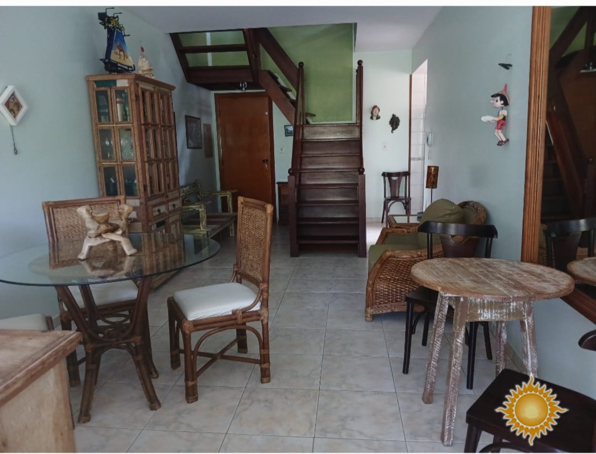 Linda cobertura duplex a 100 mts. Da praia com Sol da manhã, 03 dorms, 01 suíte, área de lazer, permuta com casa até 800 mil !!!