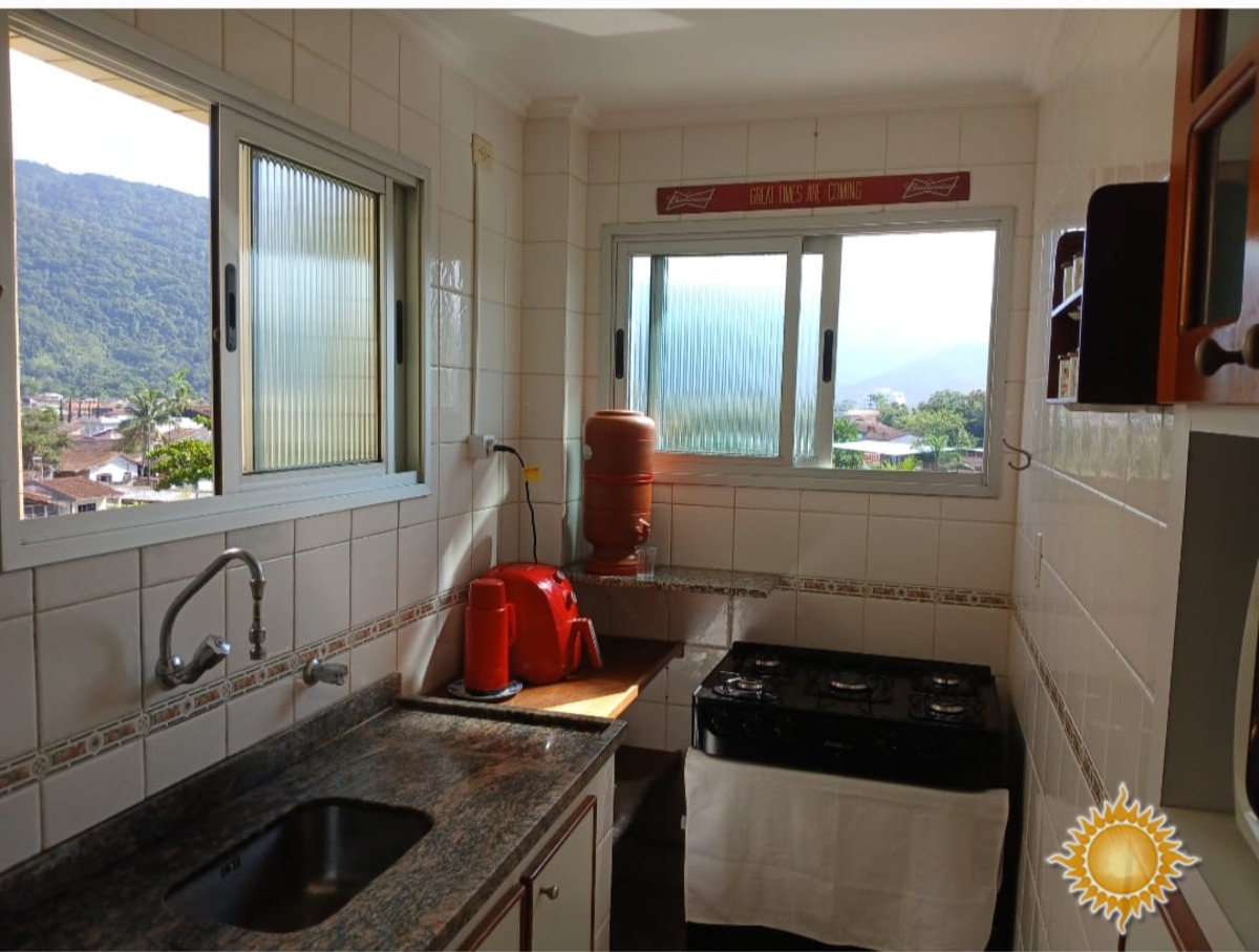 Linda cobertura duplex a 100 mts. Da praia com Sol da manhã, 03 dorms, 01 suíte, área de lazer, permuta com casa até 800 mil !!!