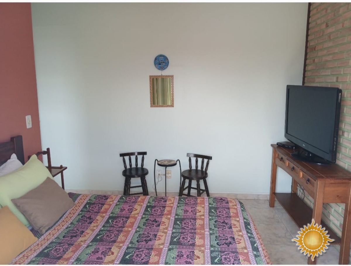 Linda cobertura duplex a 100 mts. Da praia com Sol da manhã, 03 dorms, 01 suíte, área de lazer, permuta com casa até 800 mil !!!