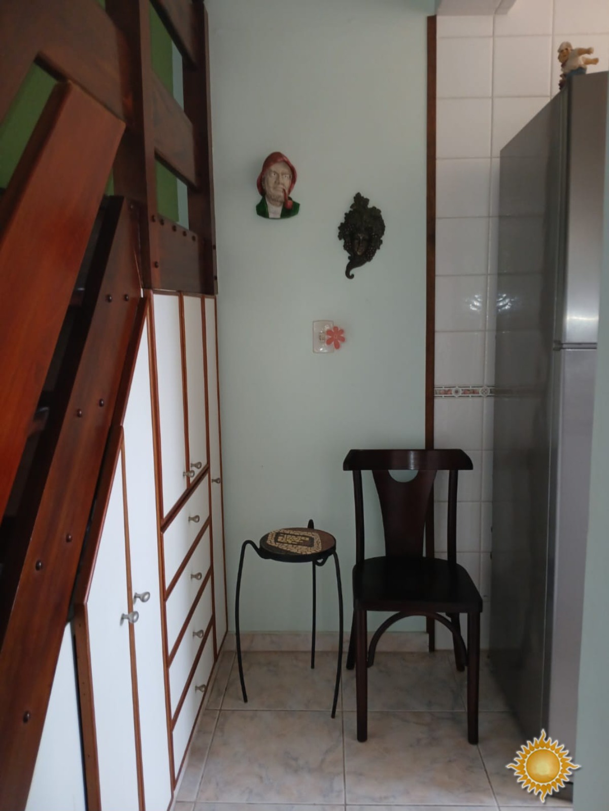Linda cobertura duplex a 100 mts. Da praia com Sol da manhã, 03 dorms, 01 suíte, área de lazer, permuta com casa até 800 mil !!!