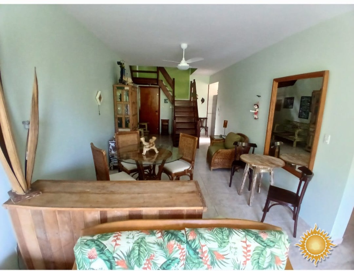 Linda cobertura duplex a 100 mts. Da praia com Sol da manhã, 03 dorms, 01 suíte, área de lazer, permuta com casa até 800 mil !!!