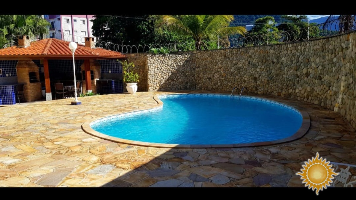 Linda cobertura duplex a 100 mts. Da praia com Sol da manhã, 03 dorms, 01 suíte, área de lazer, permuta com casa até 800 mil !!!