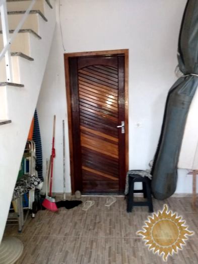 Ótimo Sobrado com 02 dormitórios, 02 banheiros, mobiliado , próximo da praia !!!