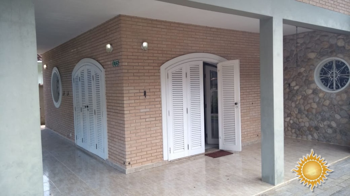 Ótima Localização a 150 Mts da Praia : Casa com 03 Dorms , 01 Suíte, Mobiliada !!!