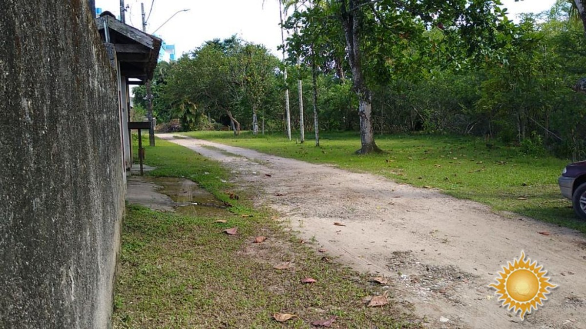 Oportunidade terreno no Perequê Açu com uma pequena casa em final de acabamento !!!