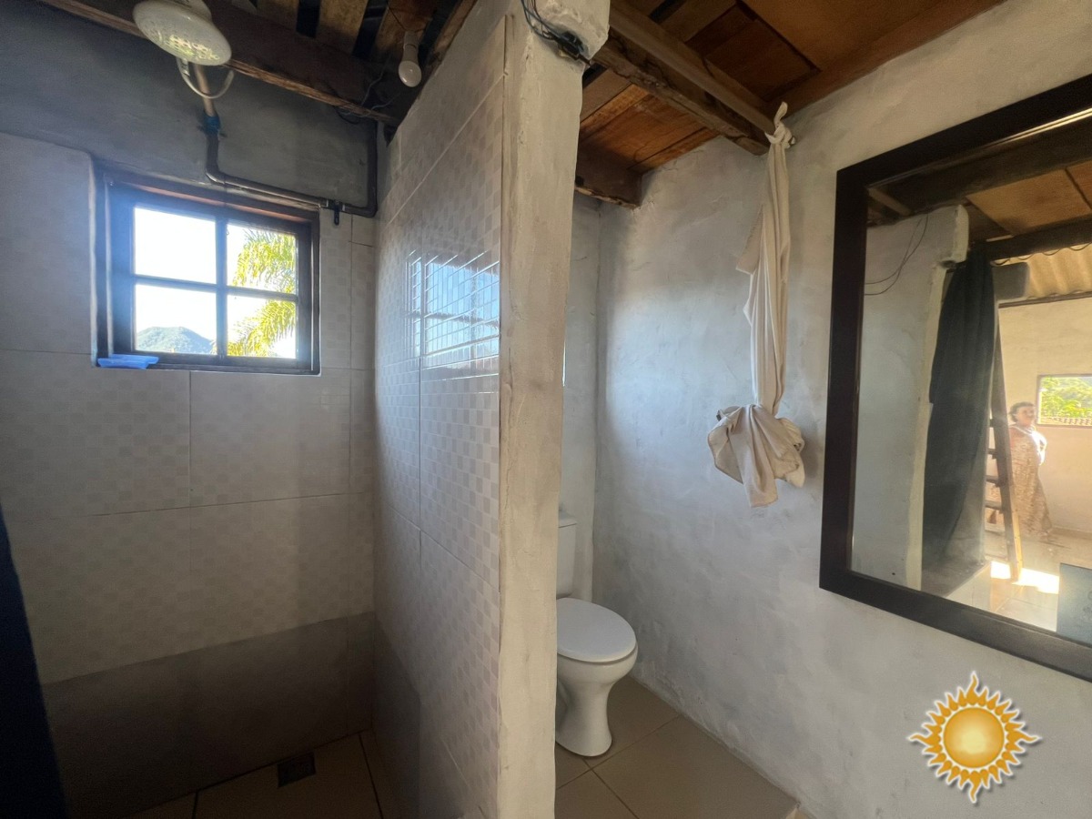 Oportunidade terreno no Perequê Açu com uma pequena casa em final de acabamento !!!