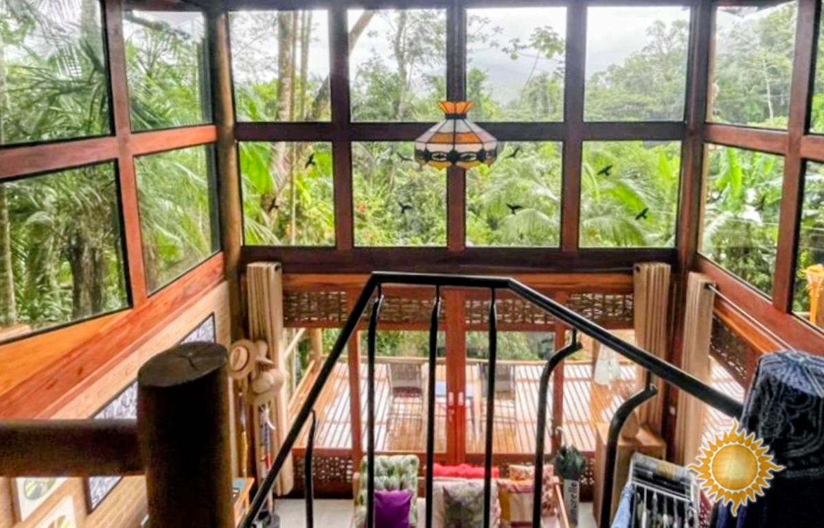 Sertão do Ubatumirim : Lindo Sobrado com Pé Direito Alto, 02 Dorms, 01 Suíte, Amplo Deck Na Área Externa !!!