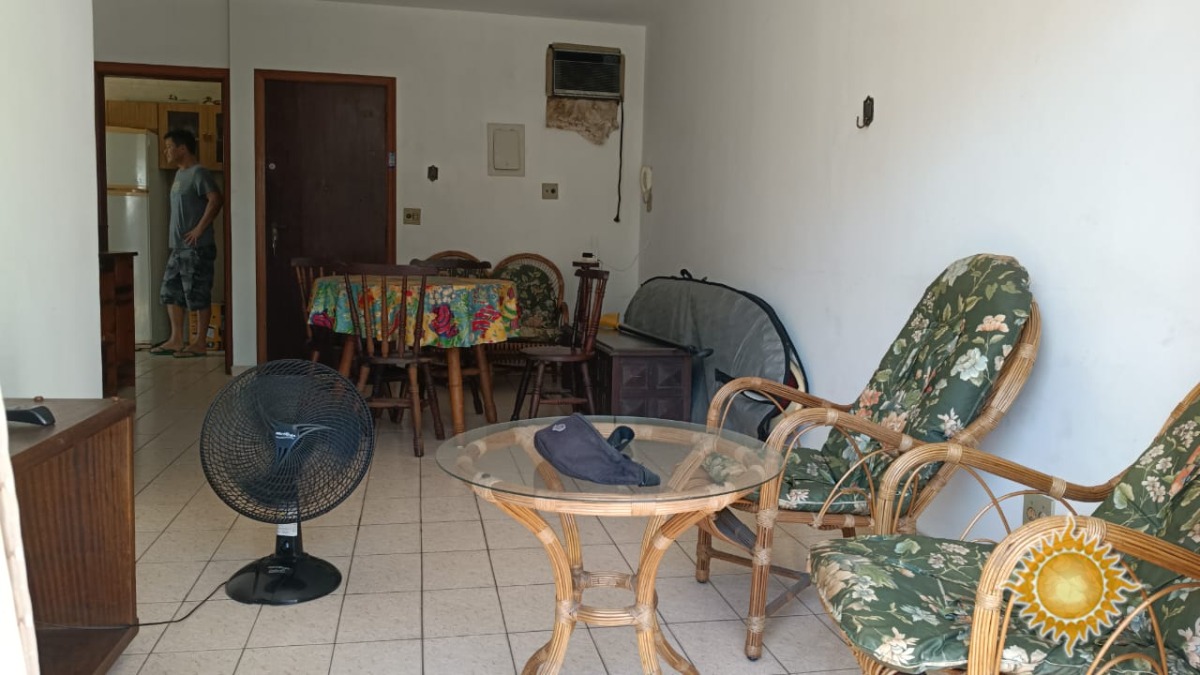 Ótima Localização Apto com 03 Dorms, com Portas Balcão, Sendo 01 Suíte, 1 Vaga de Garagem !!!