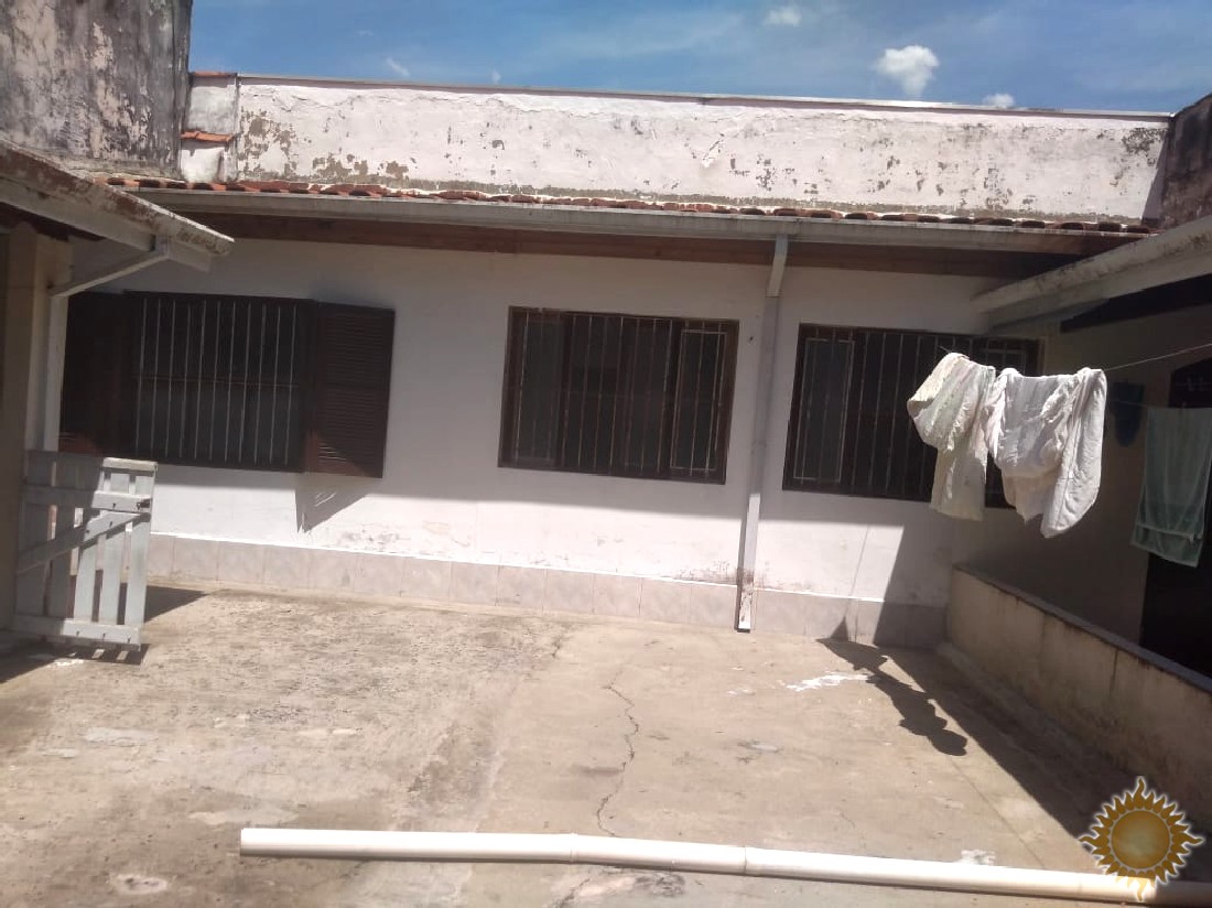 Ótima Localização Ampla Casa Térrea , Mais Edícula , Próxima Praia e Comercio !!!
