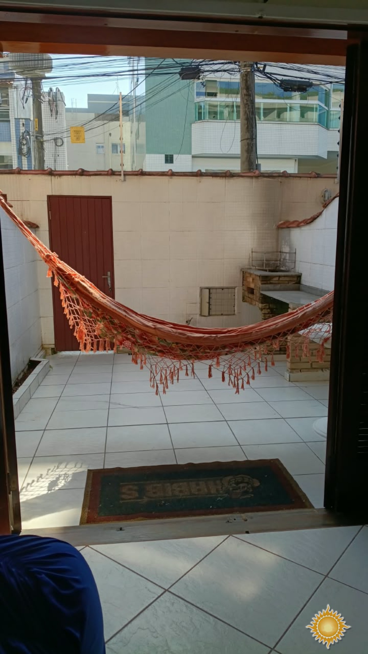 Excelente Localização Sobrado com 02 Dorms, 02 Banheiros, a 50 Mts da Praia !!!
