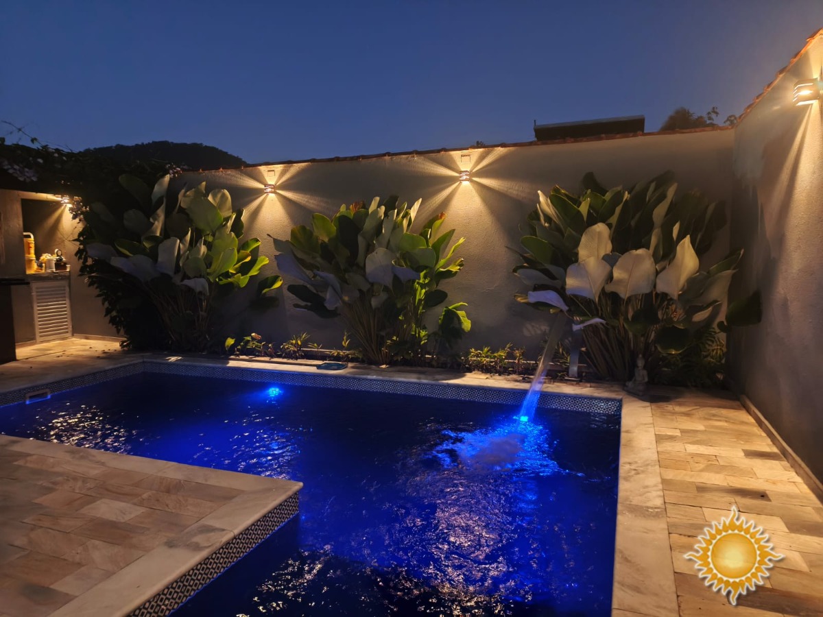 Linda Casa No Condomínio Park Hills : com 03 Suites, Piscina com Cascata e Linda Área Gourmet !!!